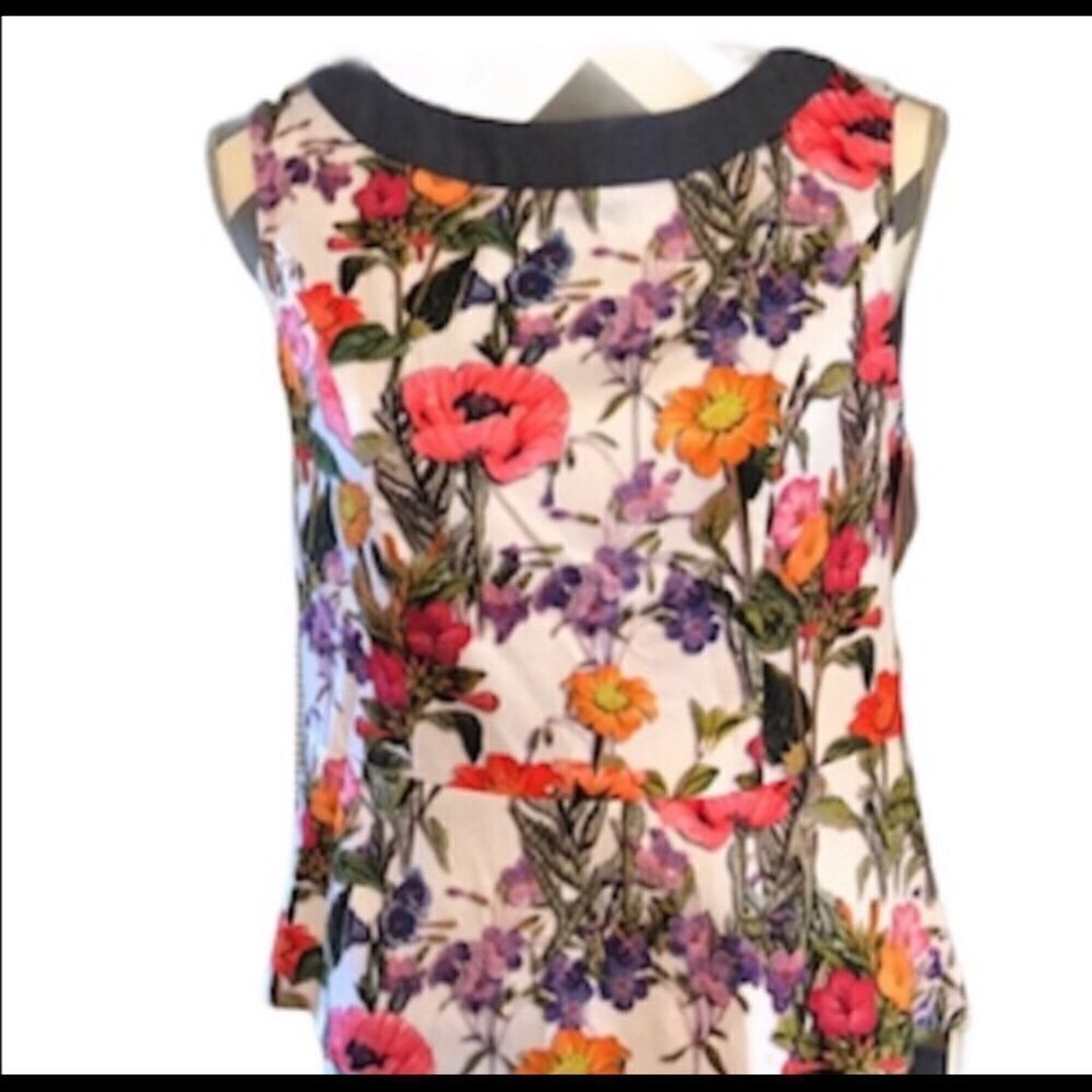 NWT Kelly & Diane Beautiful Sleeveless Floral Blouse Size 4 White & Pink